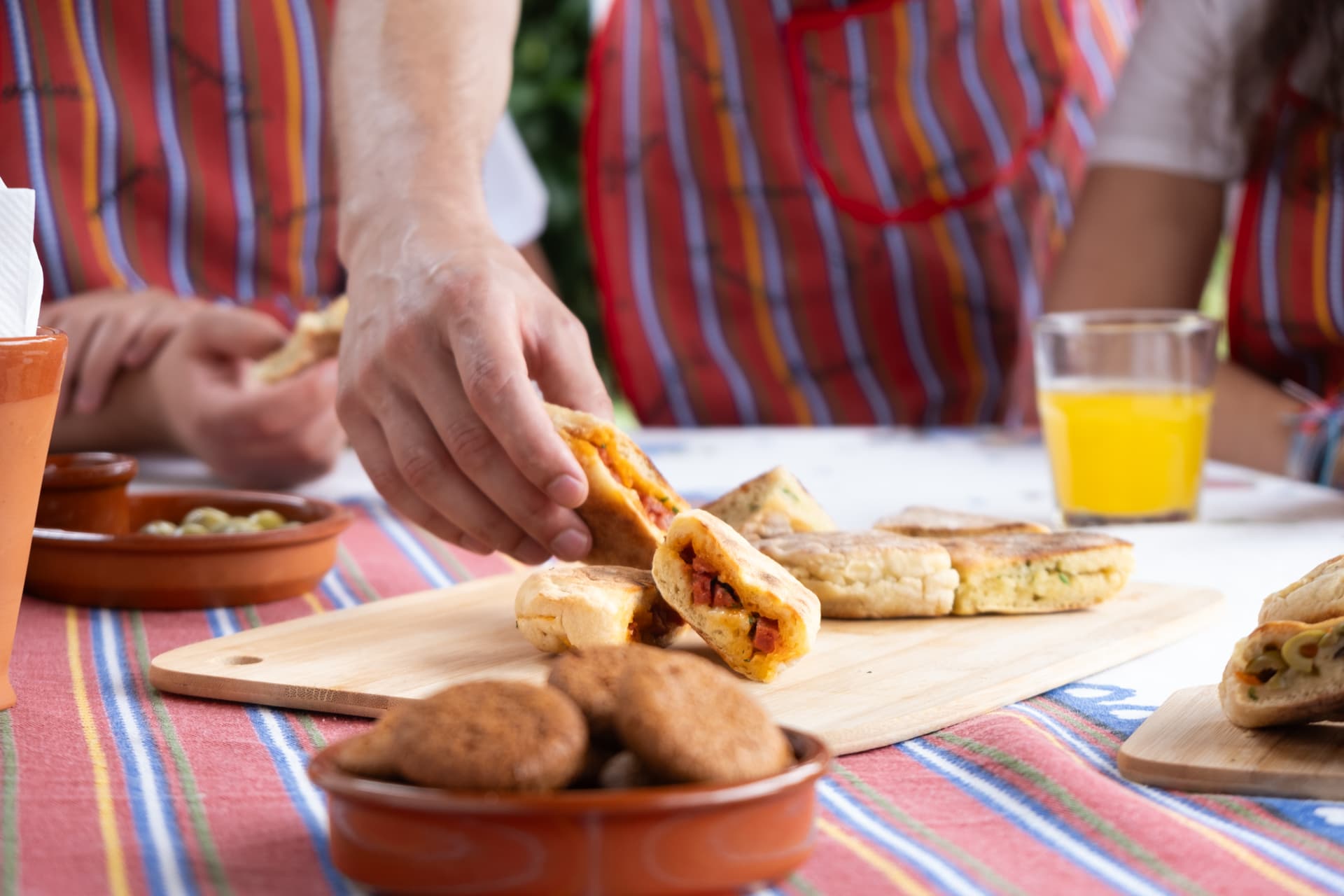 Bolo do Caco with garlic butter